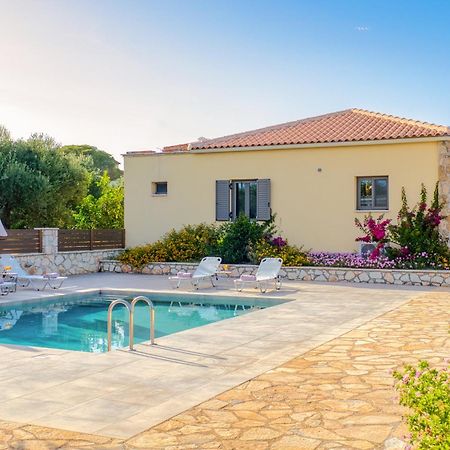 Astarte Villas - Astra Private Villas With Pool Vasilikí Esterno foto