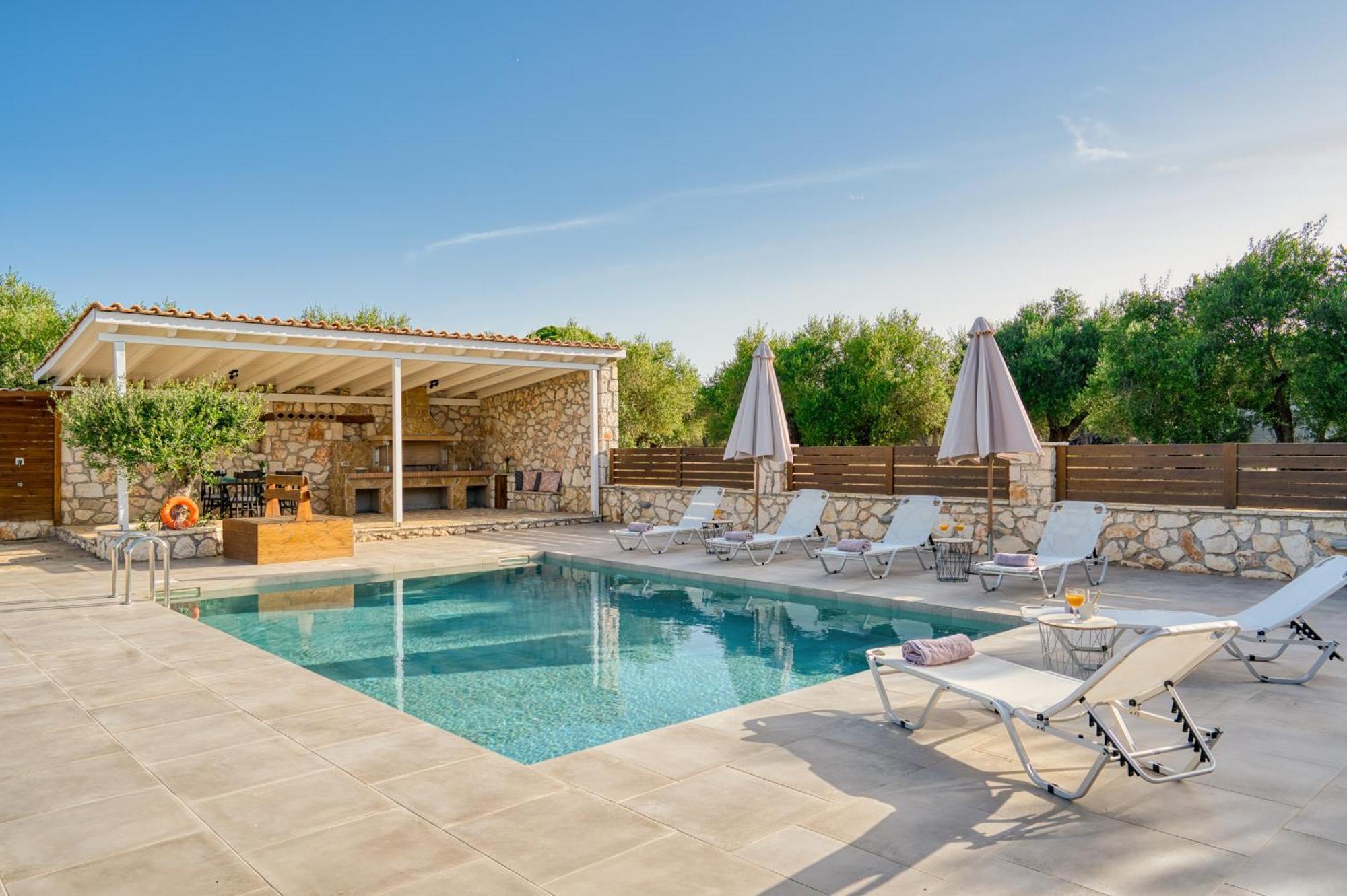 Astarte Villas - Astra Private Villas With Pool Vasilikí Esterno foto