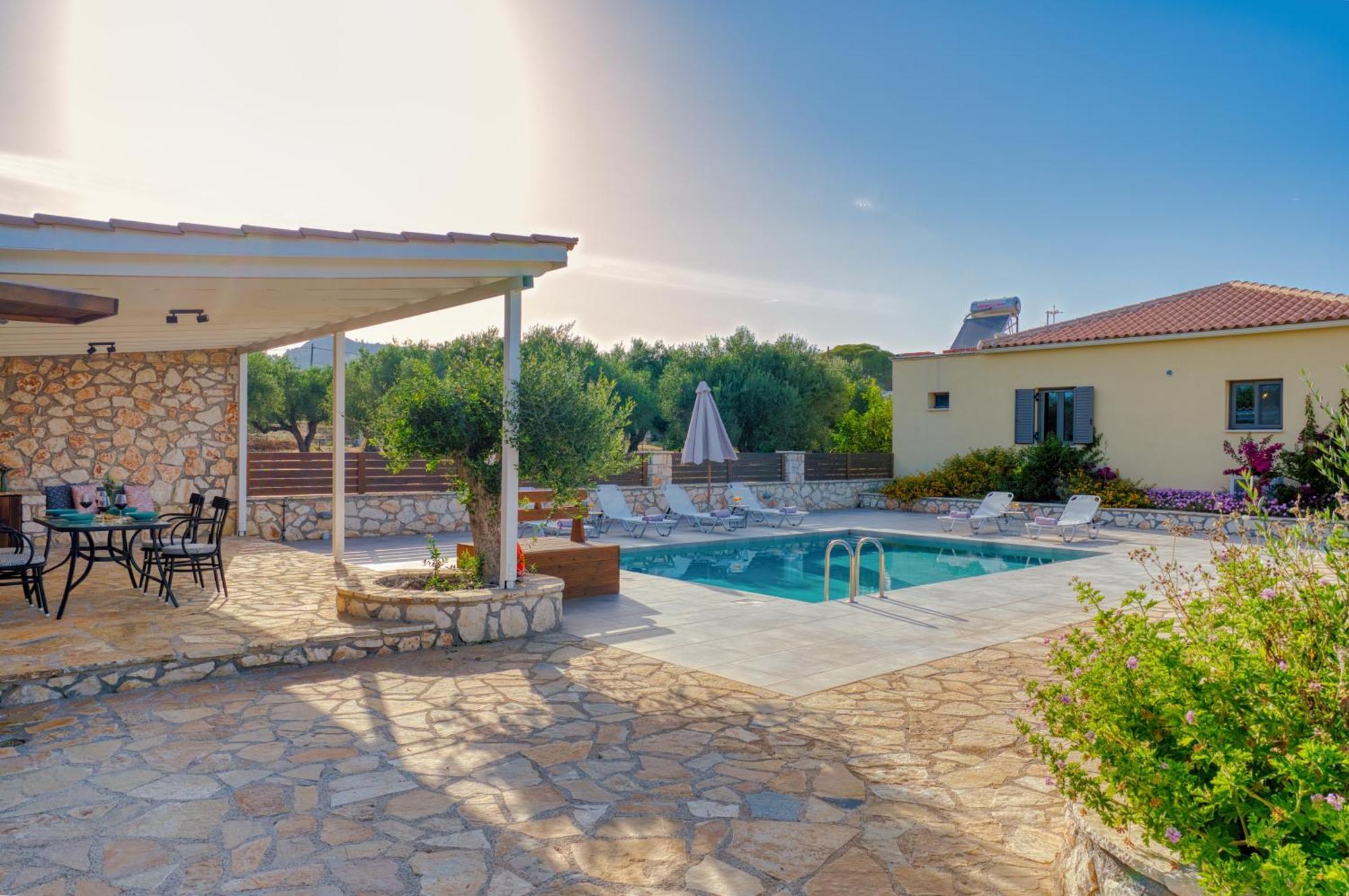Astarte Villas - Astra Private Villas With Pool Vasilikí Esterno foto