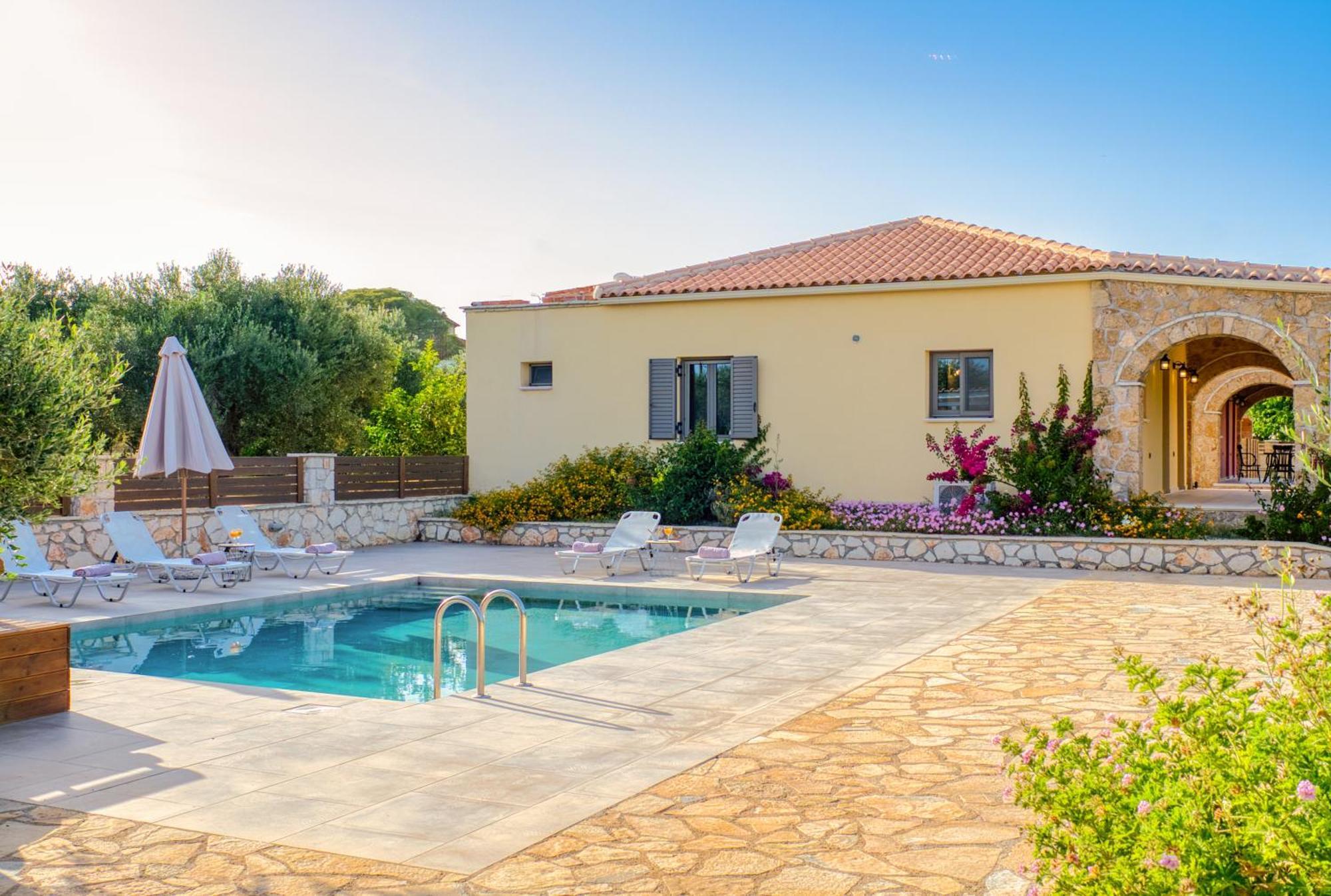 Astarte Villas - Astra Private Villas With Pool Vasilikí Esterno foto