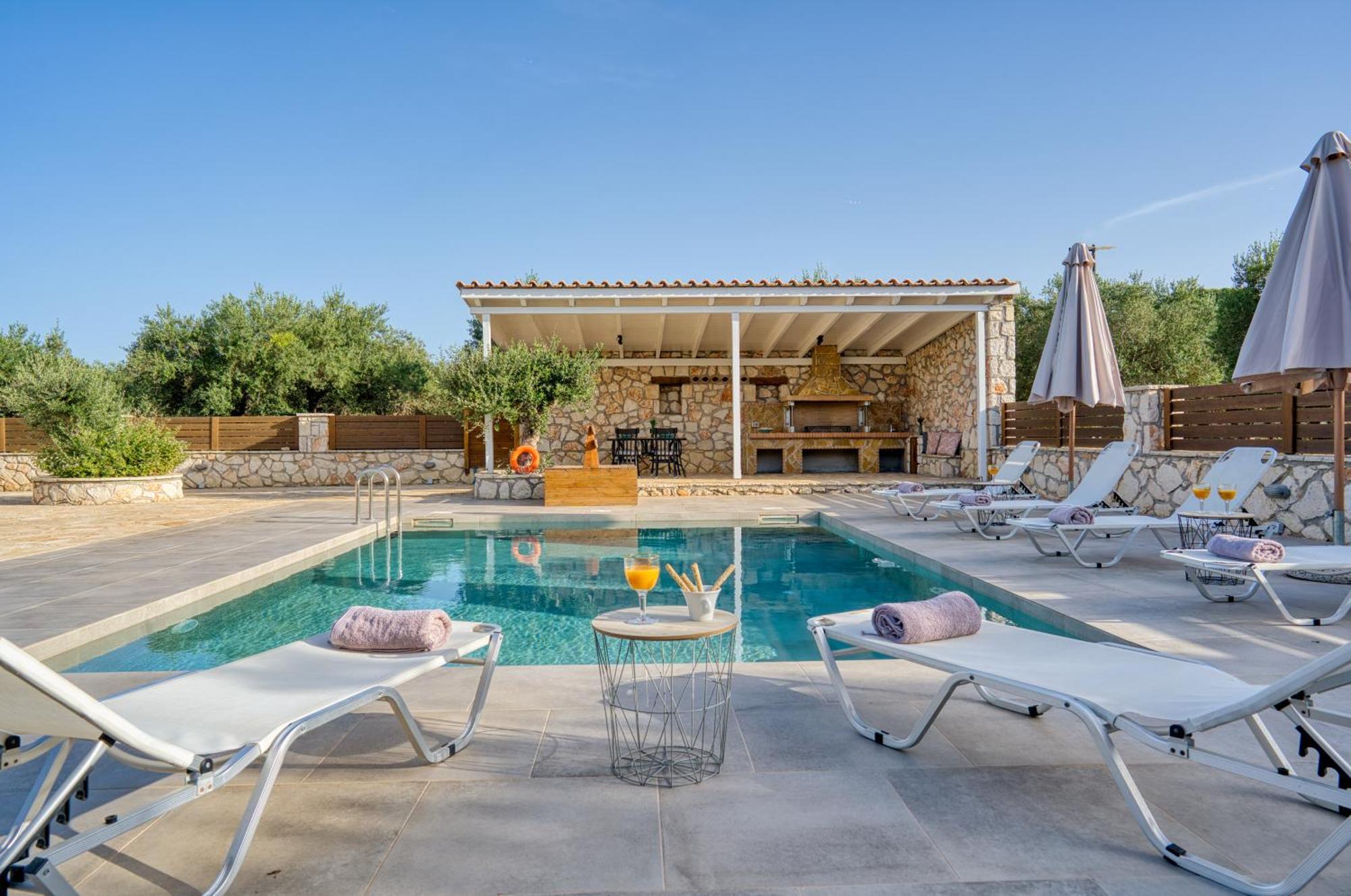 Astarte Villas - Astra Private Villas With Pool Vasilikí Esterno foto